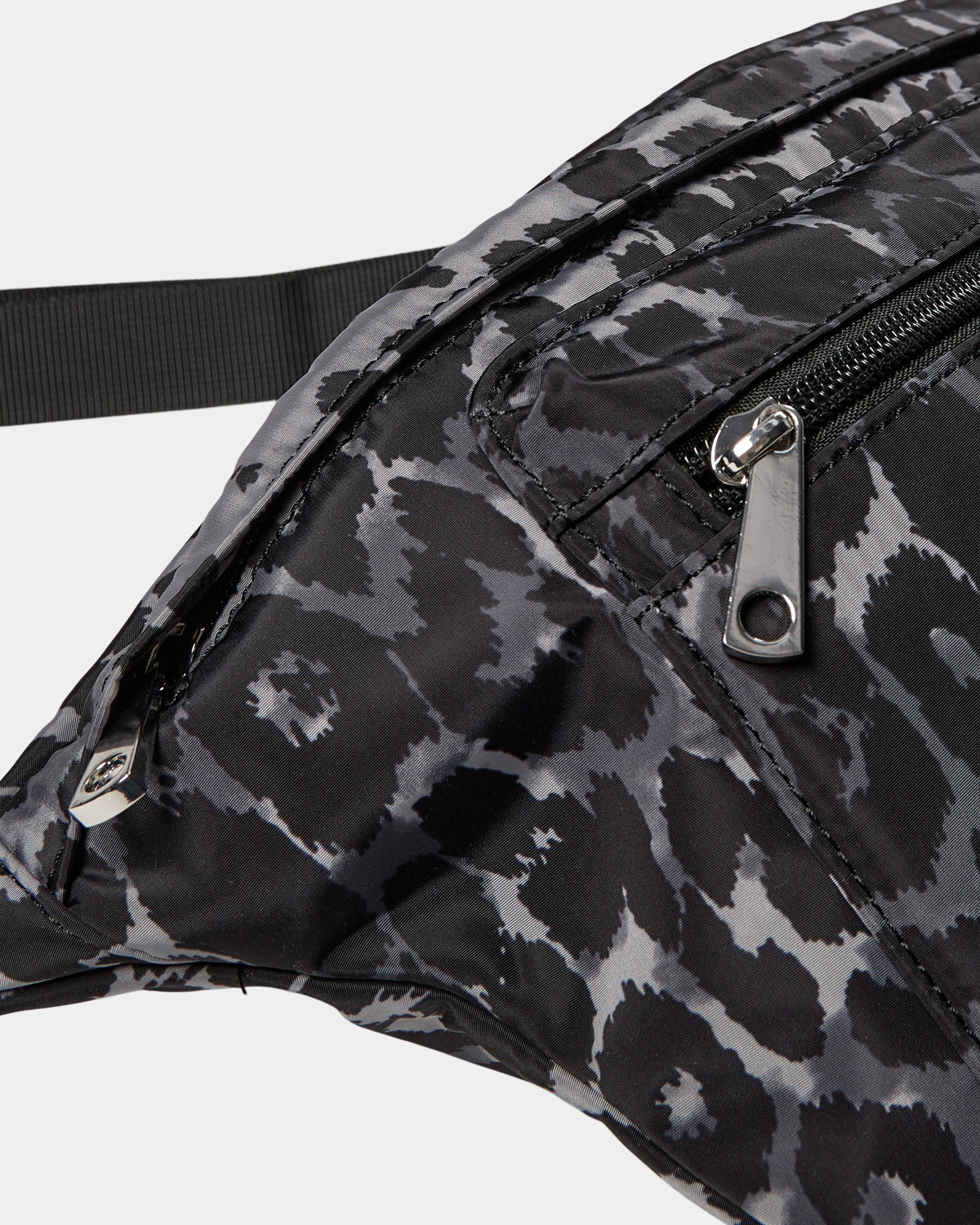 Sofie Schnoor YOUNG ELVIRASY BUM BAG Bum bag 9085 Grey leopard