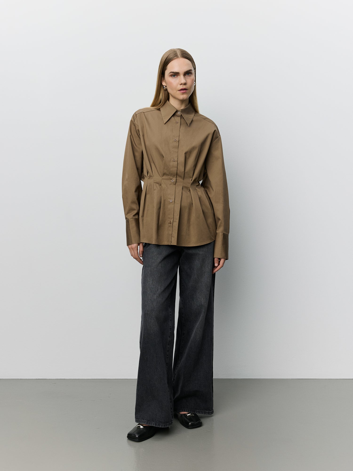 Sofie Schnoor WOMEN MIKRASW FITTED SKJORTE MED LÆG Skjorte 9099 Middle Brown