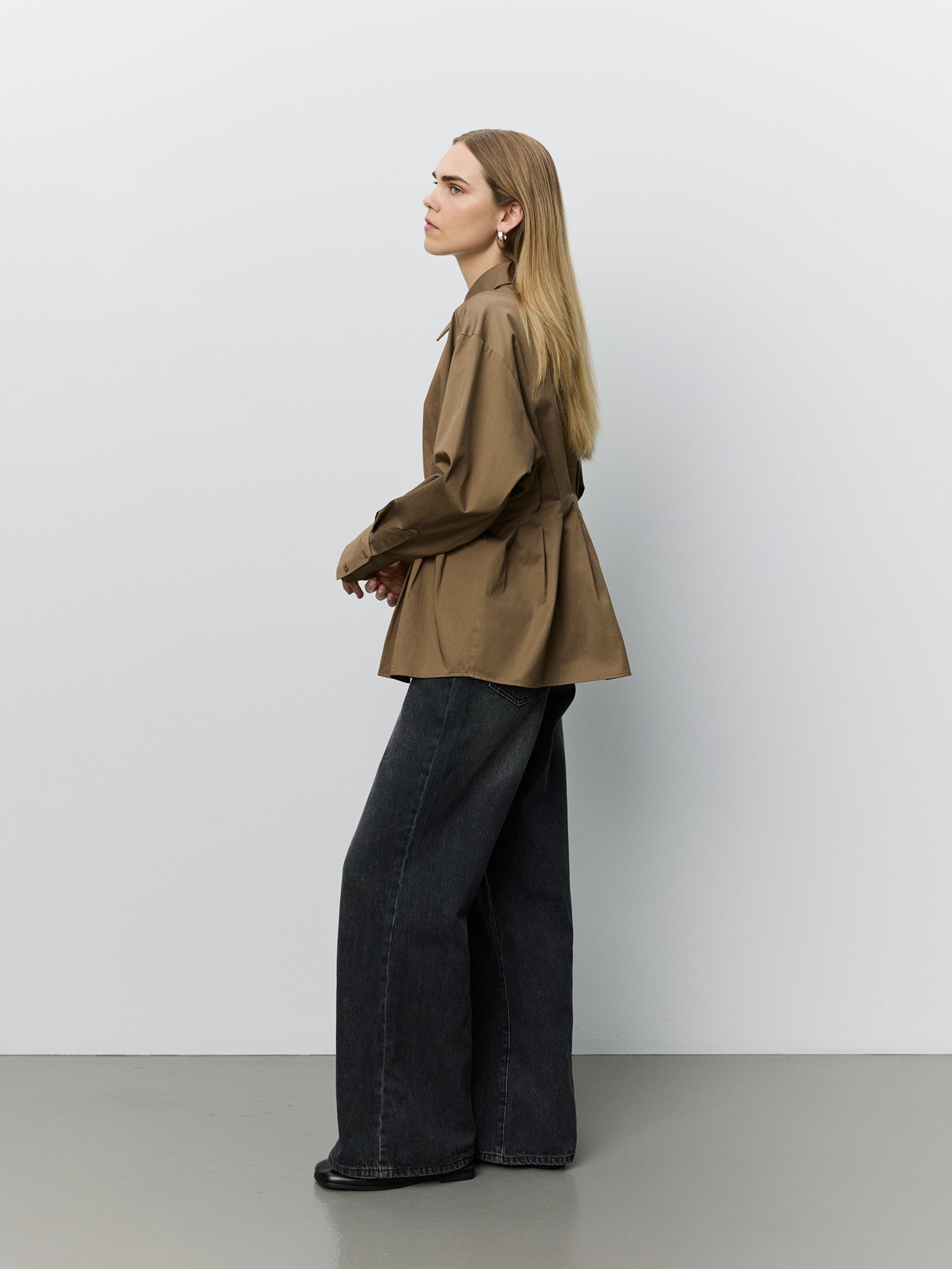 Sofie Schnoor WOMEN MIKRASW FITTED SKJORTE MED LÆG Skjorte 9099 Middle Brown
