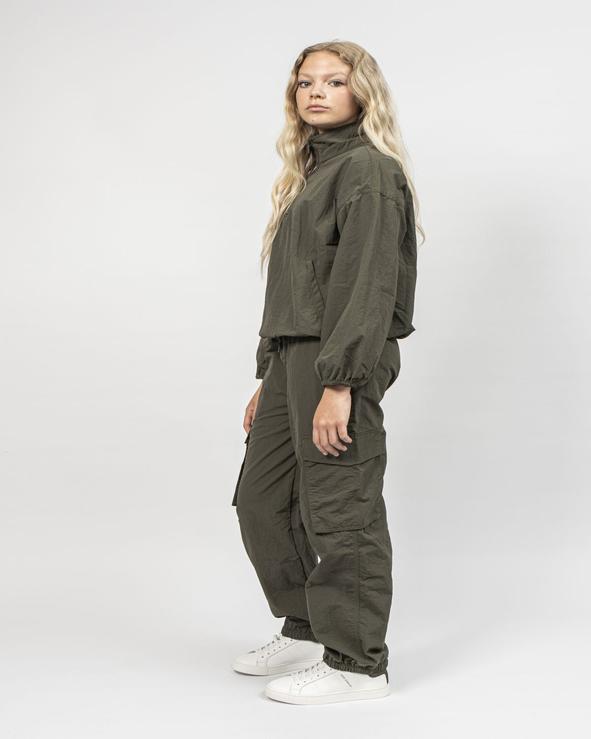 Sofie Schnoor YOUNG NelyaSY Trousers Trousers 3039 Army green