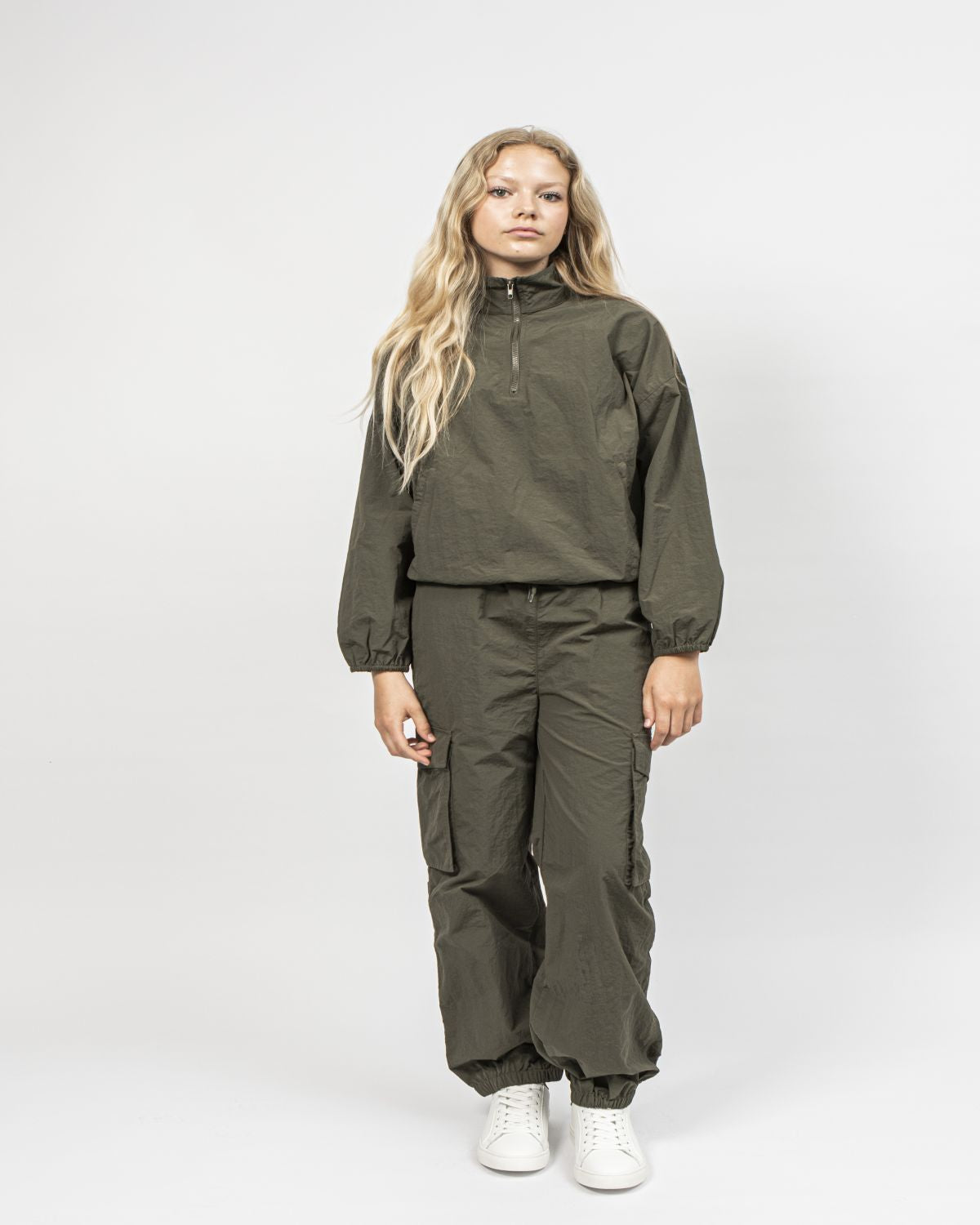Sofie Schnoor YOUNG NelyaSY Trousers Trousers 3039 Army green