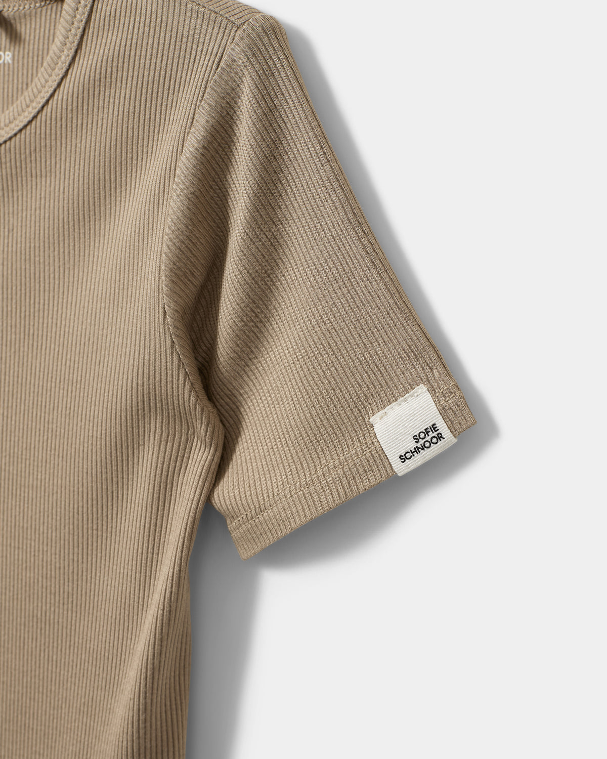 Sofie Schnoor KIDS PIPERSK T-SHIRT T-shirt 7152 Dark Sand