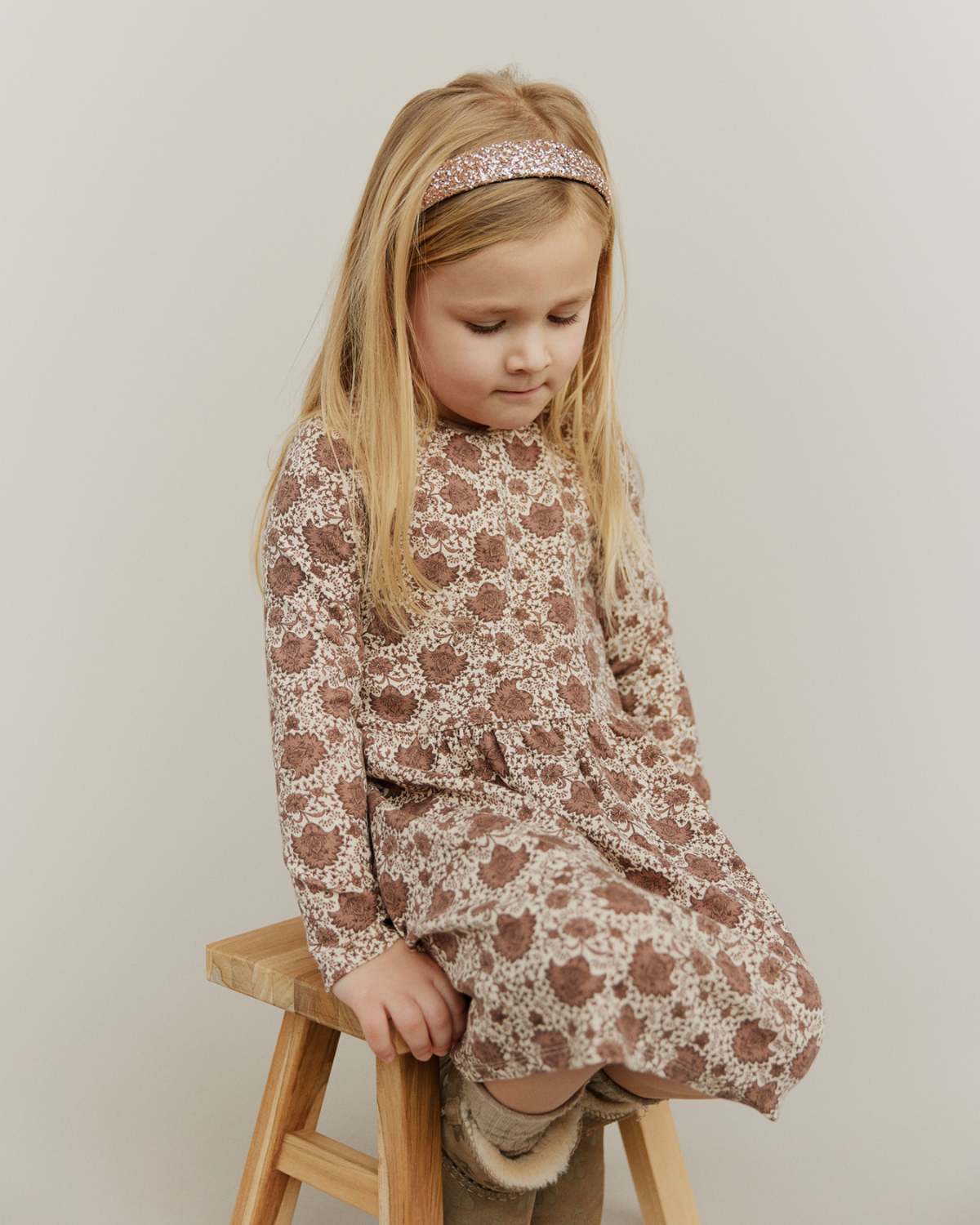 Sofie Schnoor KIDS STELLASB KJOLE Kjole 9092 AOP Flower