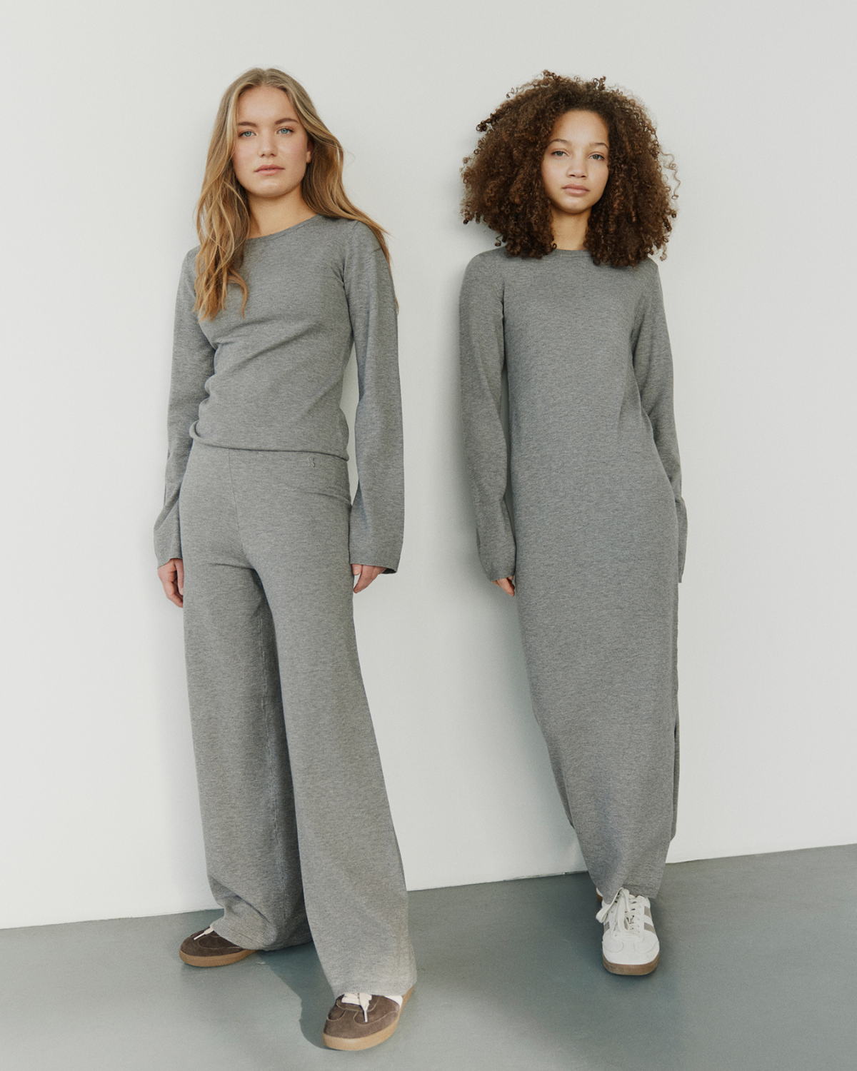 Sofie Schnoor YOUNG VIVOSY STRIK Strik 8000 Grey Melange