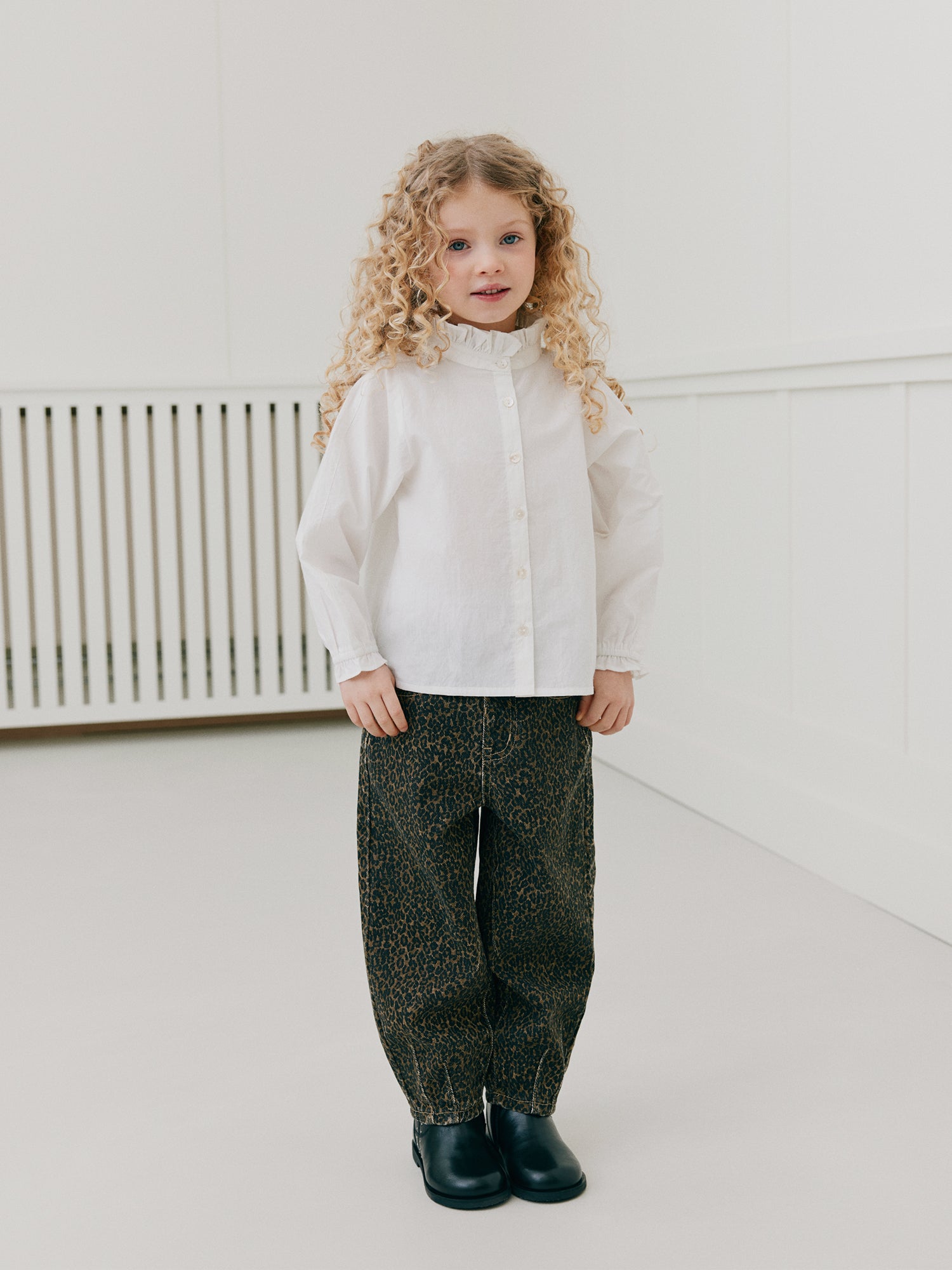 Sofie Schnoor KIDS ESMAKB SKJORTE Skjorte 0101 Off white