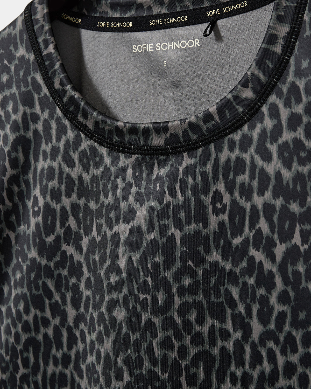 Sofie Schnoor SPORT FIOLASPO T-SHIRT T-shirt 9085 Grey leopard