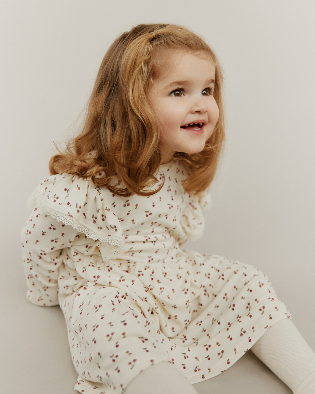 Sofie Schnoor KIDS LULASB DRESS Dress 9110 AOP cherry