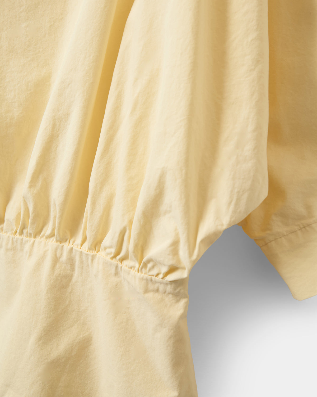 Sofie Schnoor WOMEN MIKKASW HALS MED BÅD UDSKÆRING BLUSE Bluse 2026 Light yellow