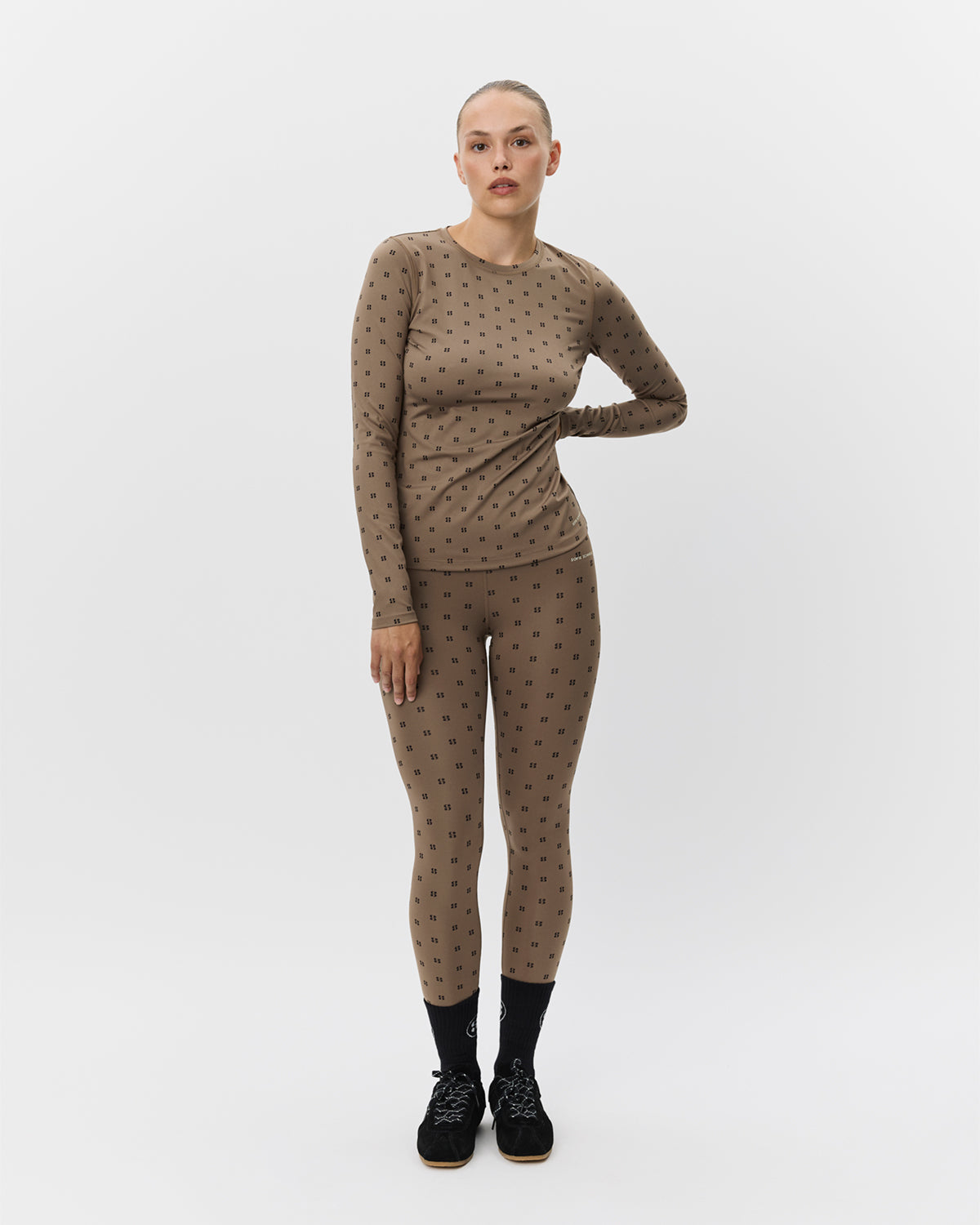 Sofie Schnoor SPORT NOALLESW T-SHIRT LONG SLEEVE T-shirt lang ærmet 9099 Middle Brown