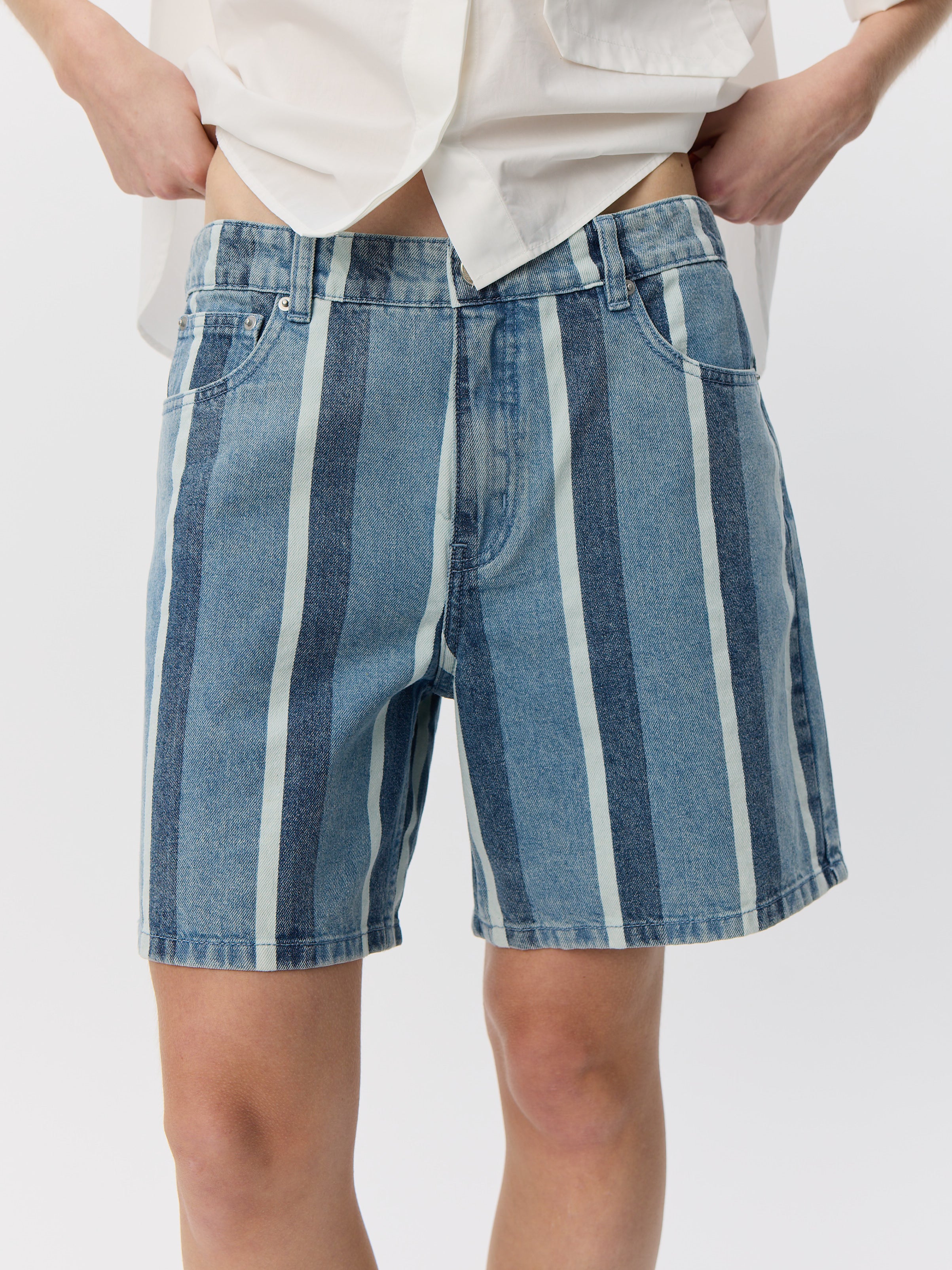 Sofie Schnoor WOMEN OZILASW STRIPET DENIM SHORTS Shorts 5123 Blue denim Stripe