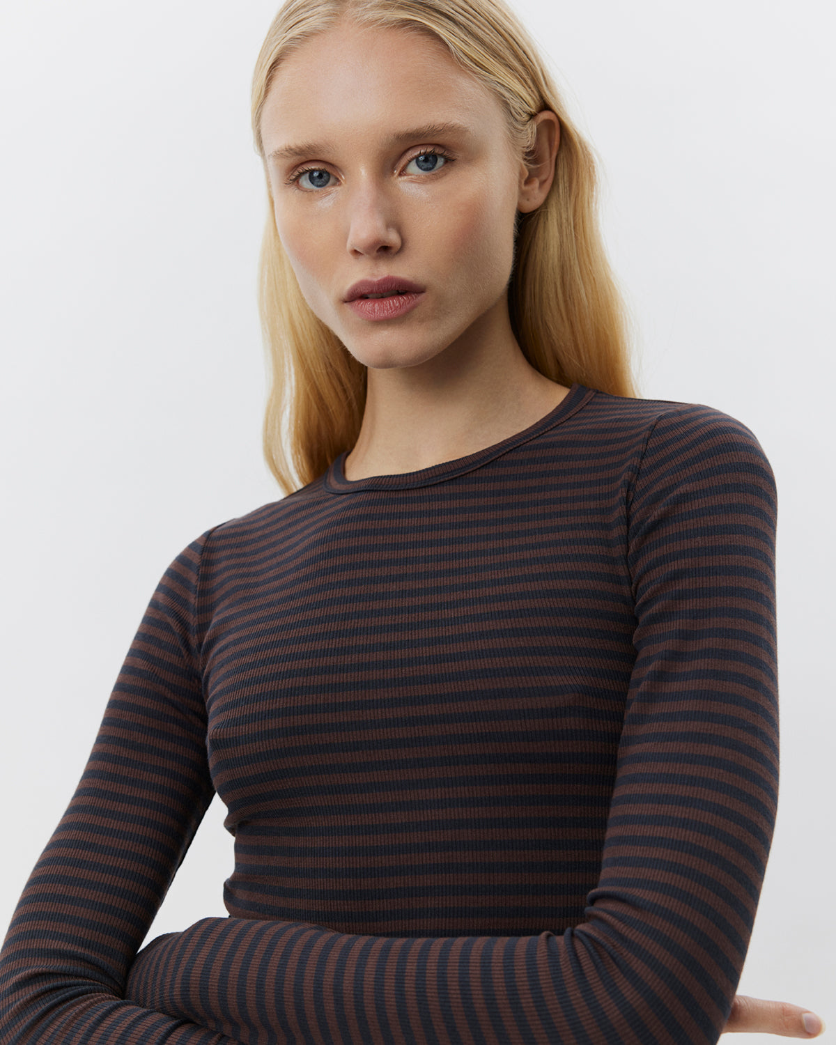 Sofie Schnoor WOMEN PETRICIASW STRIPE T-SHIRT LONG SLEEVE T-shirt Long Sleeve 7141 Dark Brown Black striped