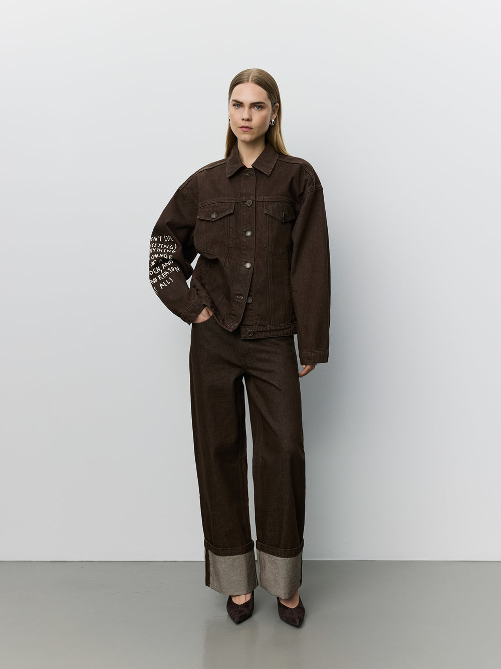 LOOK 01