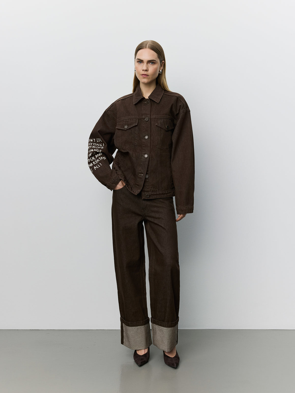 LOOK 01