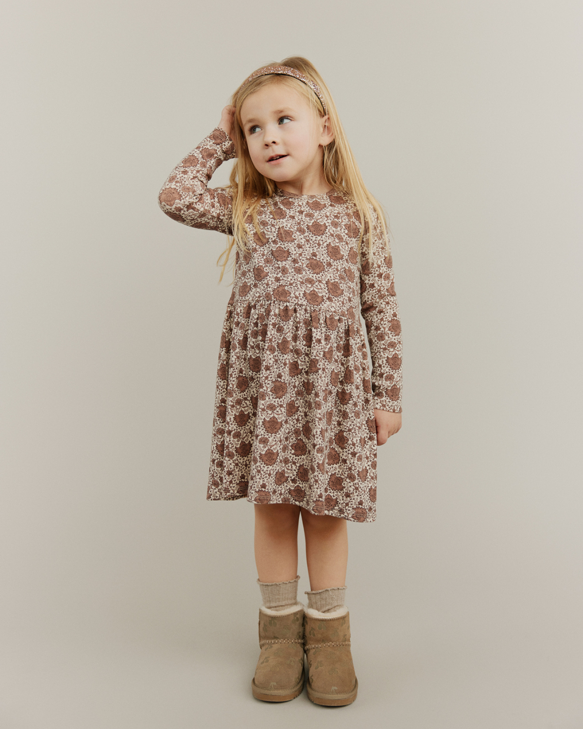 Sofie Schnoor KIDS STELLASB DRESS Dress 9092 AOP Flower