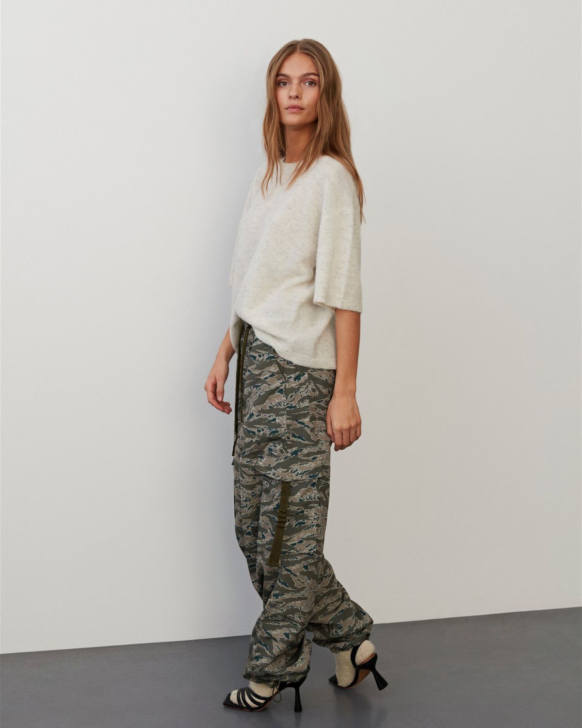 Sofie Schnoor WOMEN EMIKOSW TROUSERS Trousers 3039 Army green