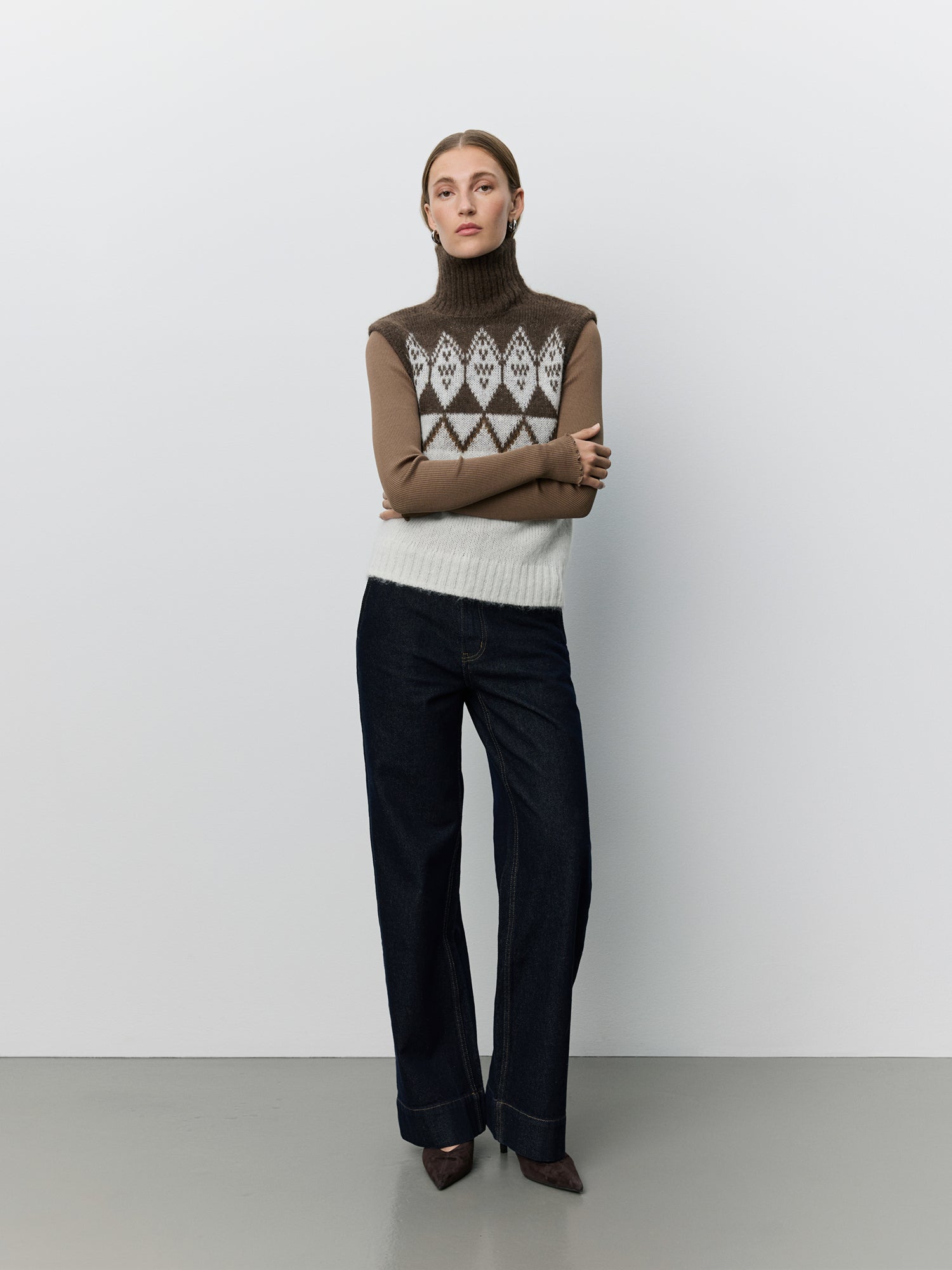 Sofie Schnoor WOMEN VILDASW HØJHALSET STRIK VEST Strik 9144 Off White - Brown