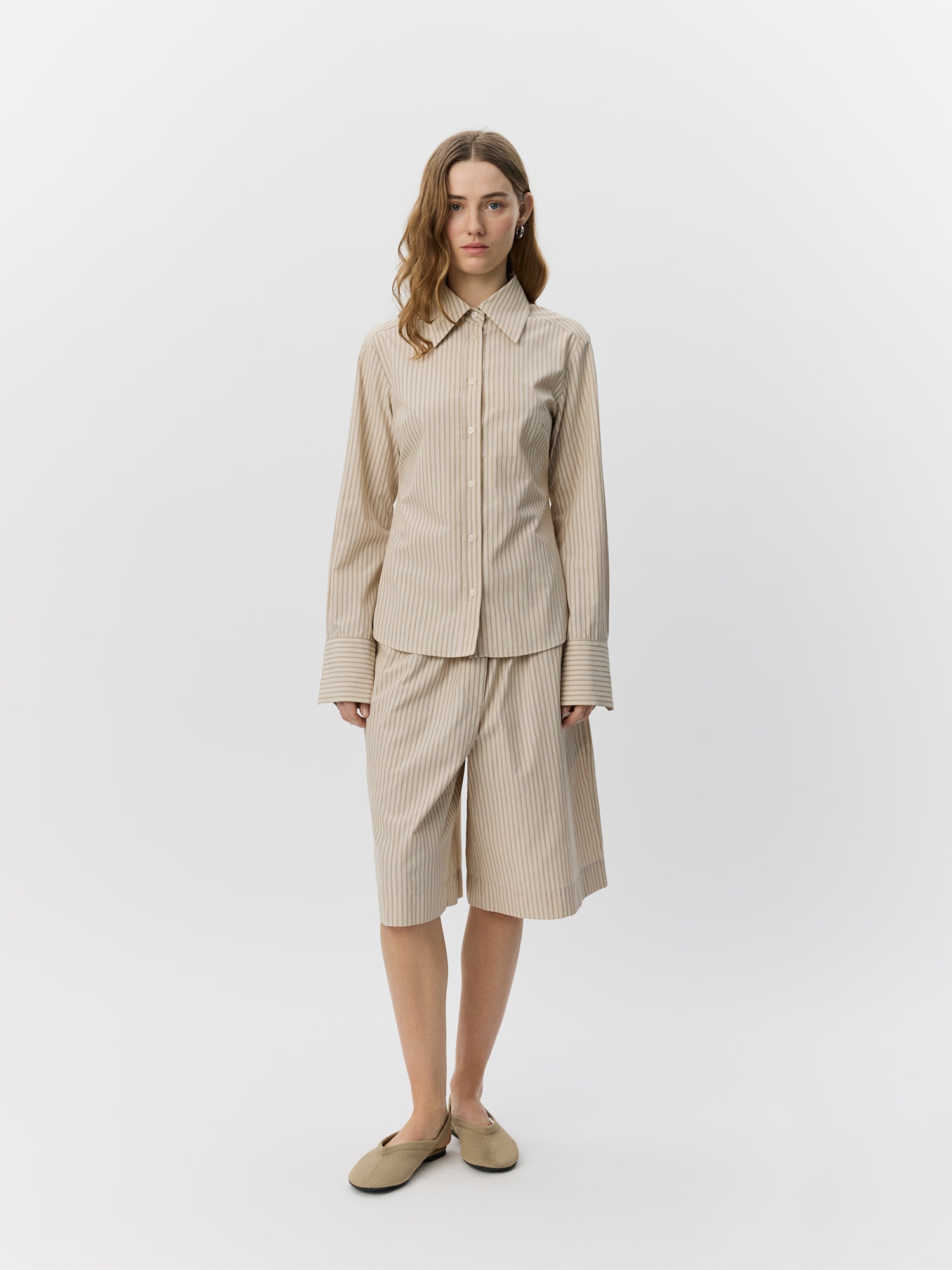 Sofie Schnoor WOMEN WILDASW TÆTSIDDENDE SKJORTE Skjorte 7118 Light Brown Striped