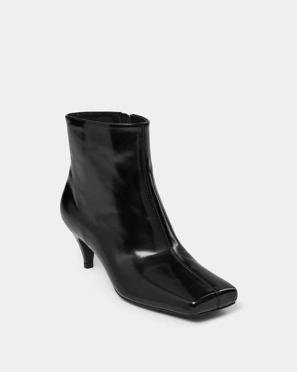 ZELDASW LEATHER BOOT